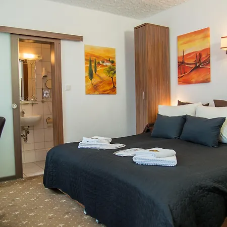 Hotel Und Restaurant Loewenbraeu