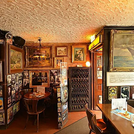 Und Restaurant Loewenbraeu Köln