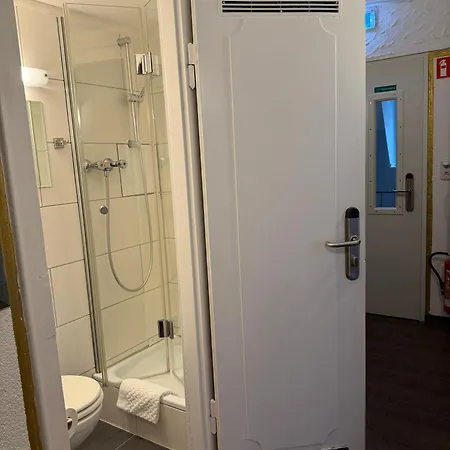 科隆卢云堡酒店及餐厅 科隆