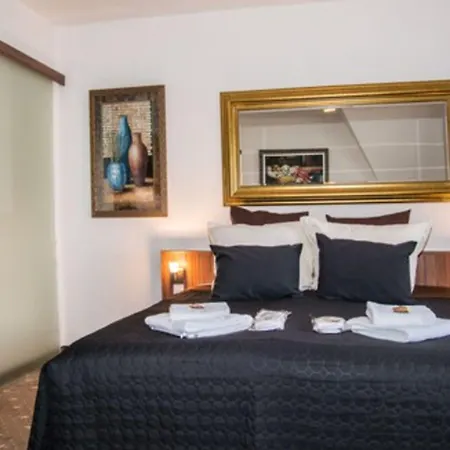 科隆卢云堡酒店及餐厅 科隆