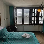 Und Restaurant Loewenbraeu 3* Cologne