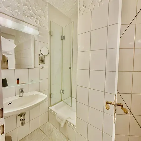 Und Restaurant Loewenbraeu Hotel