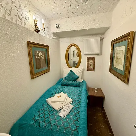 Und Restaurant Loewenbraeu Отель 3*