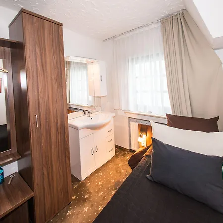 Und Restaurant Löwenbräu Hotell 3*