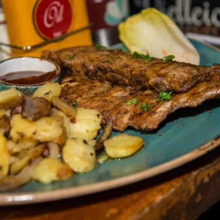 Und Restaurant Loewenbraeu 3* Кёльн