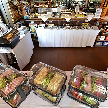 Und Restaurant Loewenbraeu Hotel Colonia