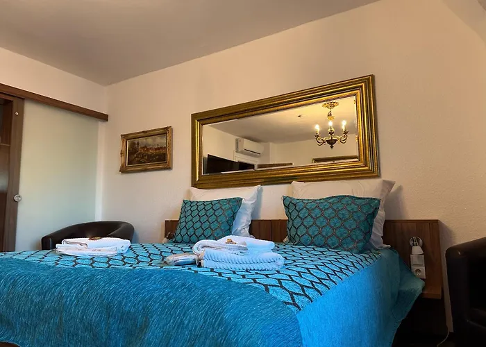 Und Restaurant Loewenbraeu Hotel 3*