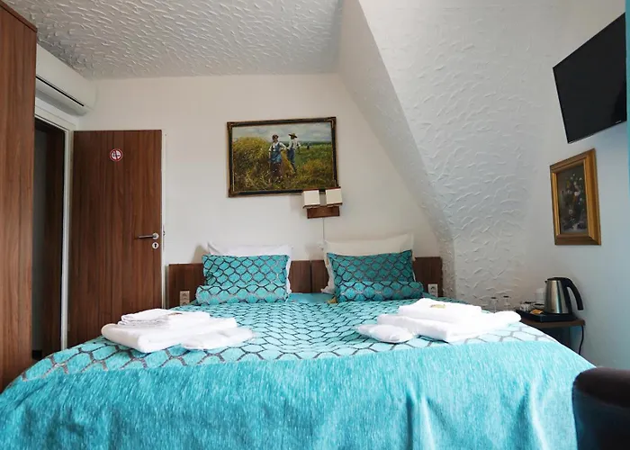 Und Restaurant Loewenbraeu Hotel 3*