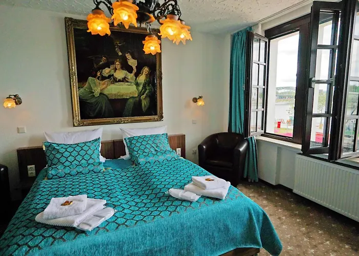 Und Restaurant Loewenbraeu 3*