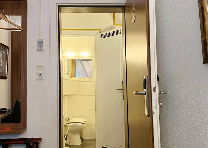 Hotel Und Restaurant Loewenbraeu Cologne