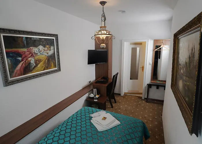 Und Restaurant Loewenbraeu Cologne