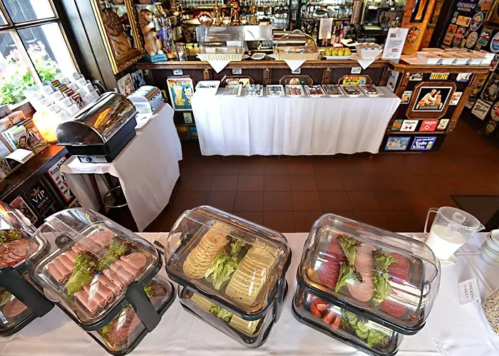 ウント レストラン レーベンブロイ 3*