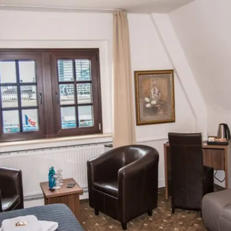 Und Restaurant Loewenbraeu 3*