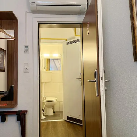 Otel Und Restaurant Loewenbraeu Köln