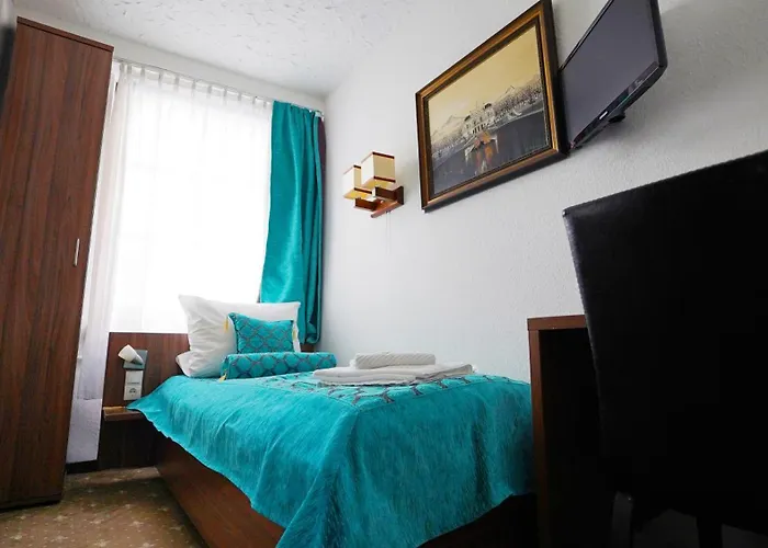 Und Restaurant Loewenbraeu 3*