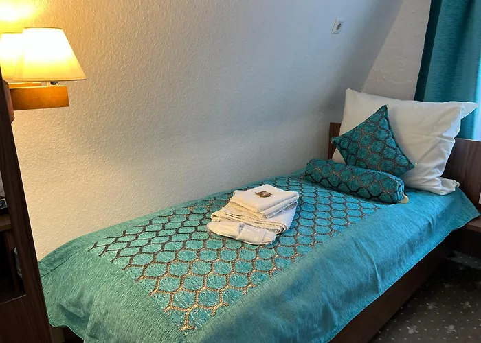 Und Restaurant Loewenbraeu Hotel 3*