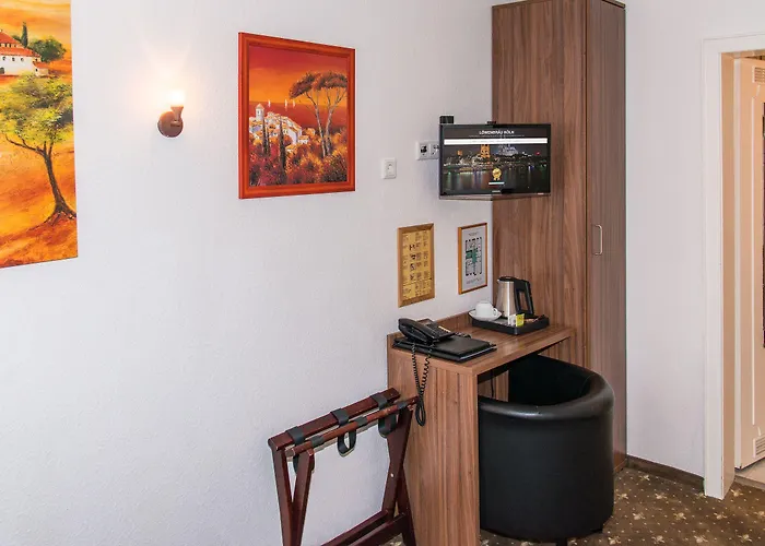 Und Restaurant Loewenbraeu Hotel