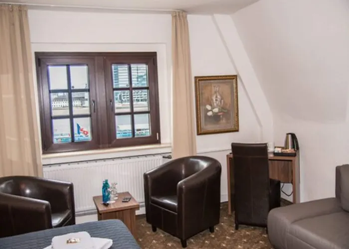 Und Restaurant Loewenbraeu 3*